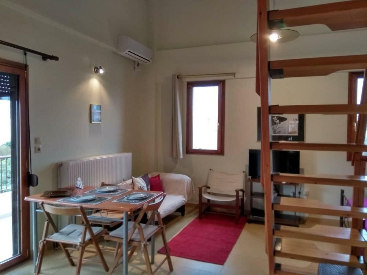Deili Studio Loft Каламата Экстерьер фото